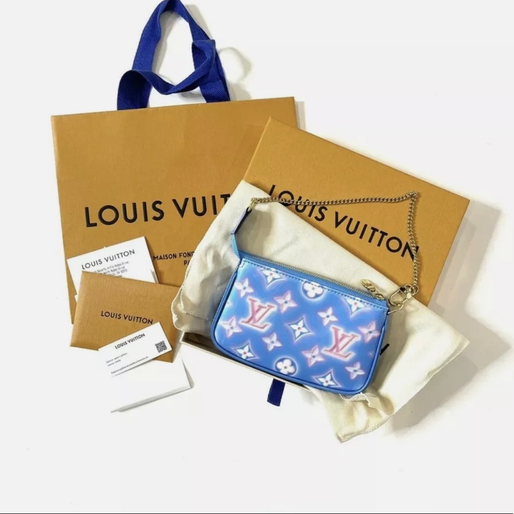 SOLD!!!! Louis Vuitton Mini Pochette Accessories Valentine's Day 2022 NIB!